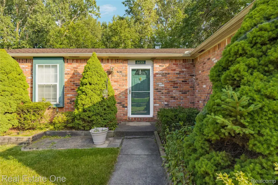 6159 Bay Court, Waterford, MI 48327 - #3