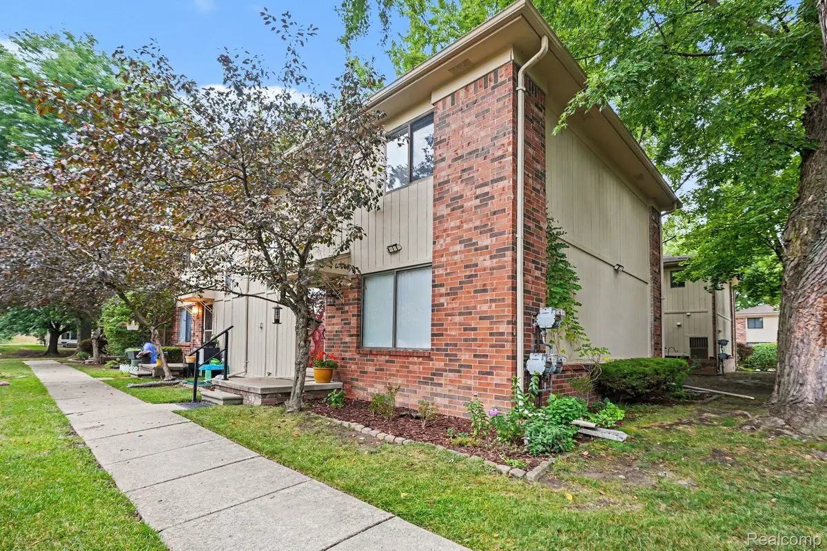 40861 Highpointe Drive, Clinton Township, MI 48038 - #1