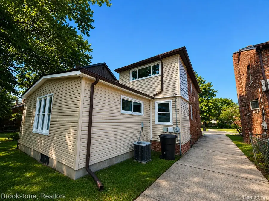 5745 Grayton Street, Detroit, MI 48224 - #2