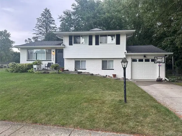 4580 Chadsworth Street, CommerceTwp, MI 48382