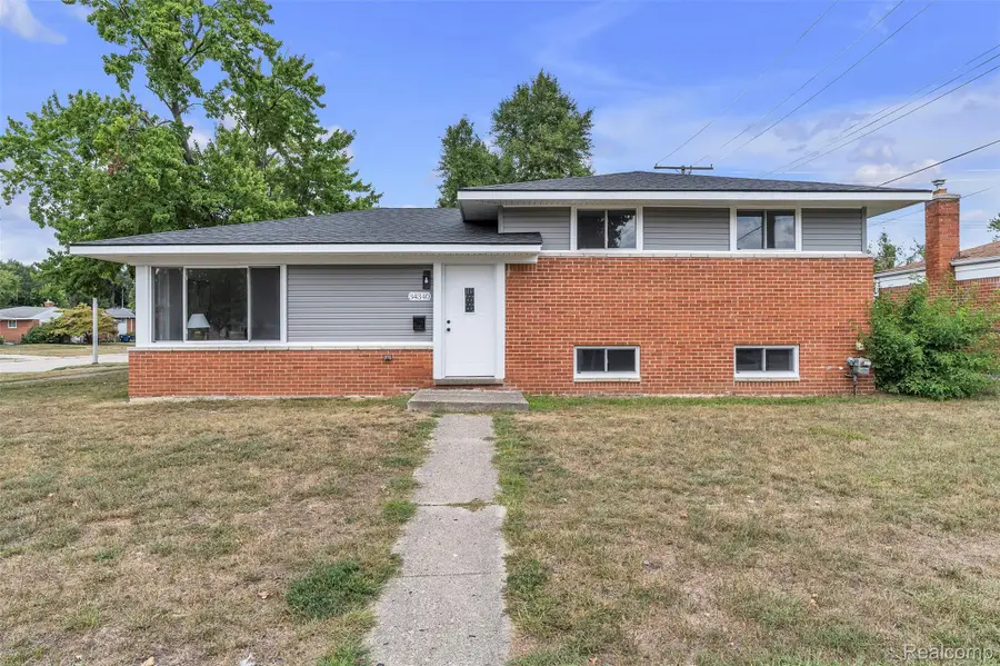 34340 Tomahawk Drive, Westland, MI 48185 - #2