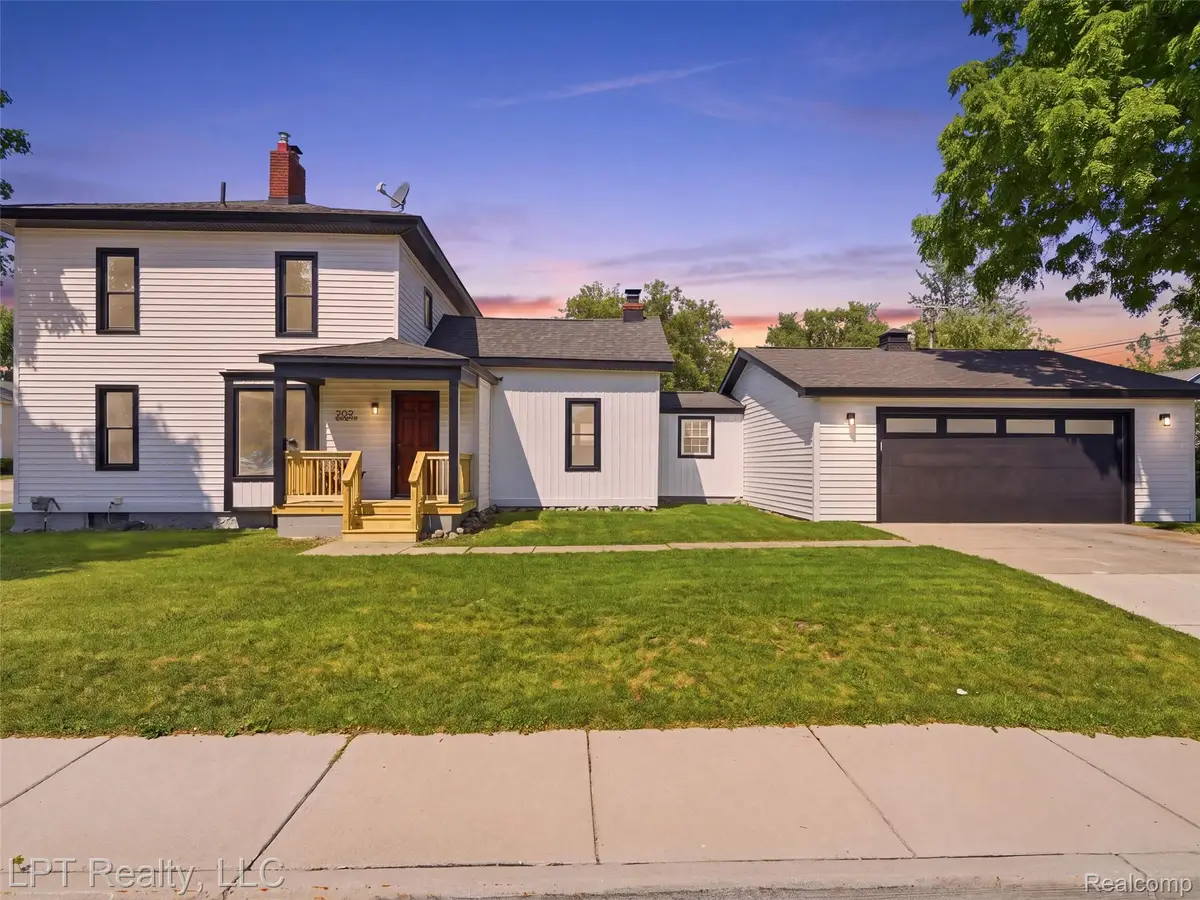 302 N 2nd Street, Brighton, MI 48116 - #1