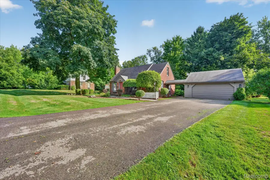 2724 Chadwick Drive, Waterford, MI 48328 - #3