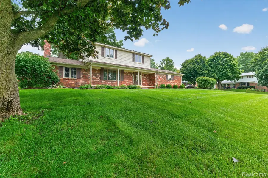 4910 Curtis Lane, Clarkston, MI 48346 - #2