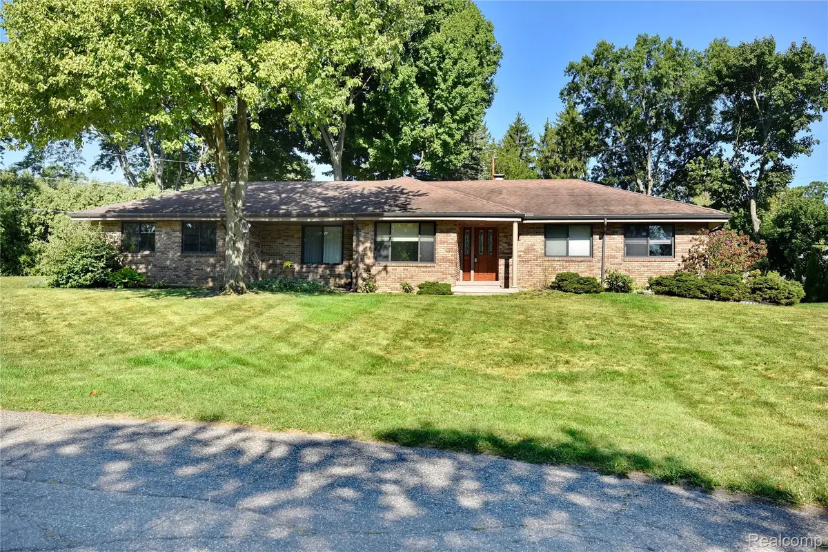 280 Wendy Lane, Bloomfield, MI 48302 - #1