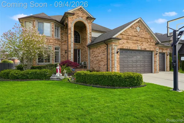 19330 Middle Branch Drive, Macomb, MI 48044