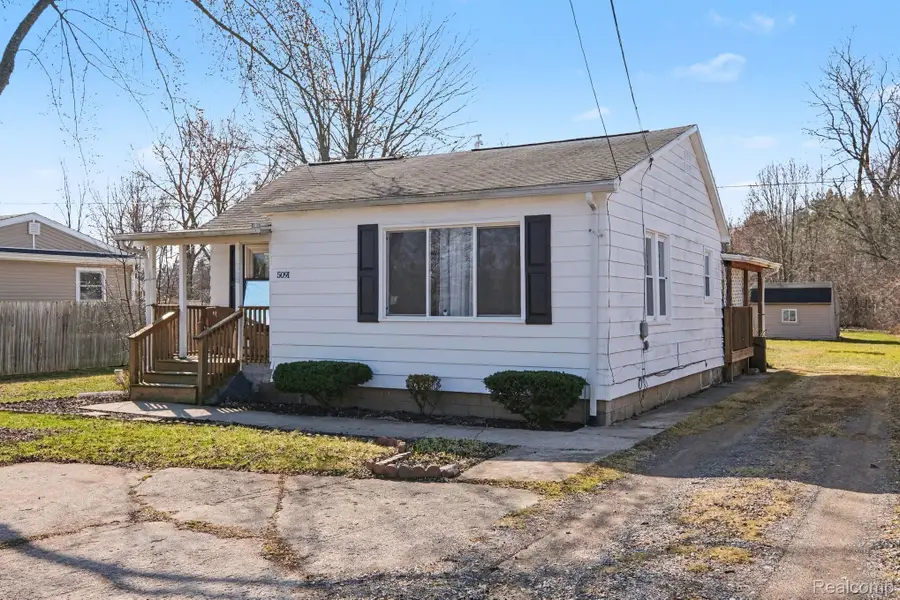 5091 W Carpenter Road, Flint, MI 48504 - #3