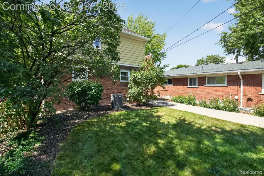 7621 Kolb Avenue, Allen Park, MI 48101 - #3