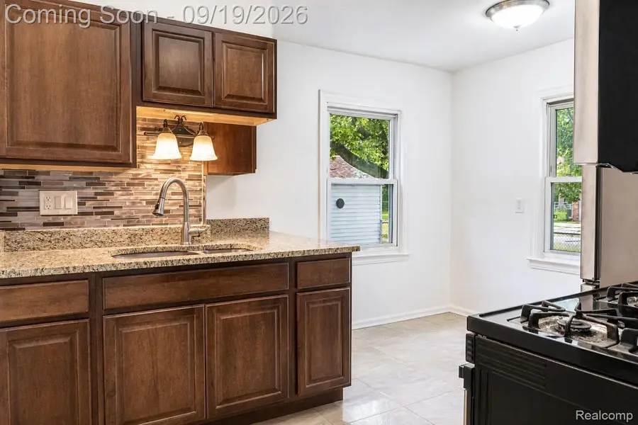 3851 Madison Street, Dearborn, MI 48124 - #3