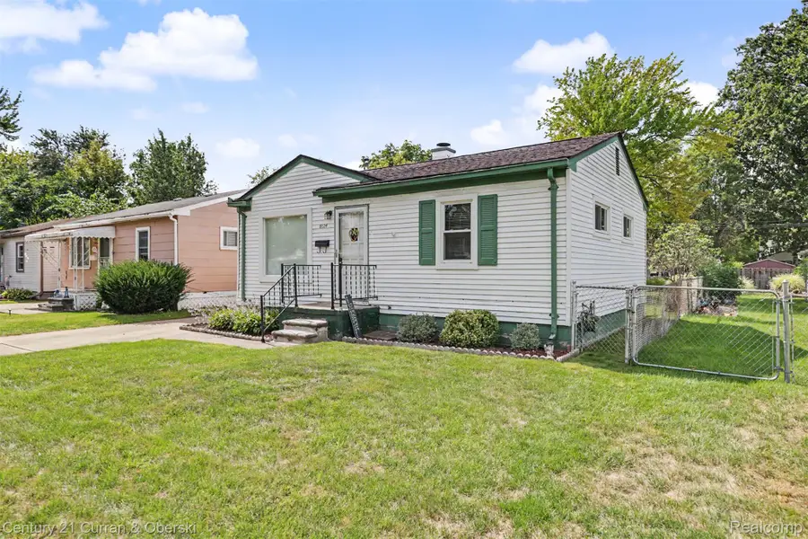 8024 Oak Street, Taylor, MI 48180 - #3