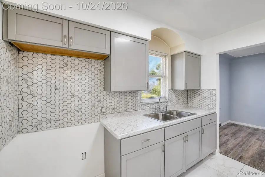 19495 Spencer Street, Detroit, MI 48234 - #2