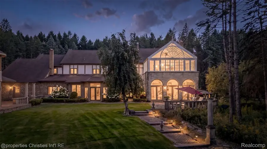 1540 Mill Race, Rochester Hills, MI 48306 - #2