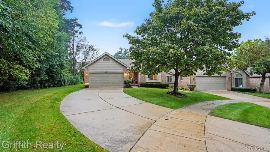 204 Texknoll Court, Brighton, MI 48116 - #3