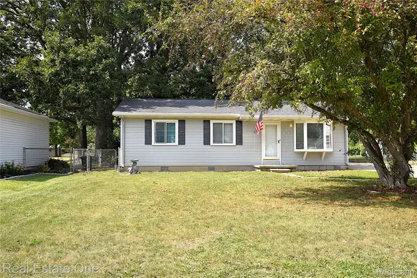 26628 Emma Avenue, FlatRock, MI 48134