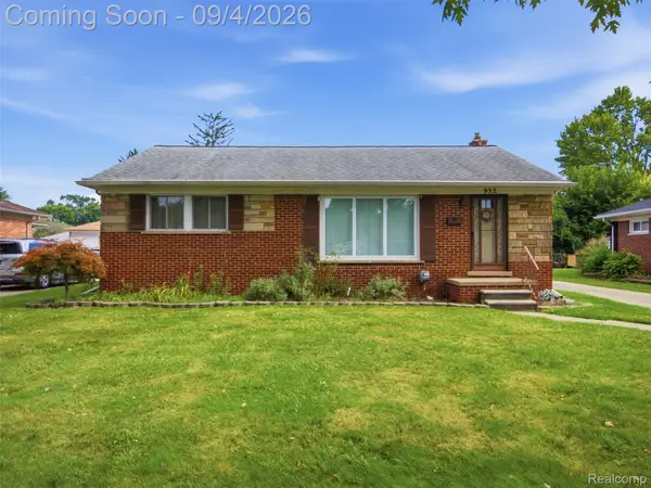 932 N Esplanade Street, MountClemens, MI 48043