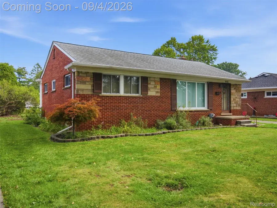 932 N Esplanade Street, Mount Clemens, MI 48043 - #2