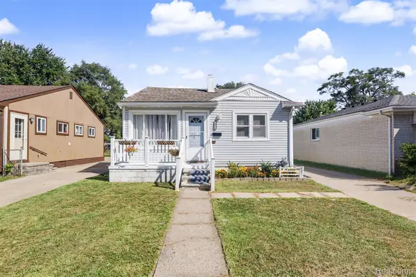 28936 Birchlawn Street, GardenCity, MI 48135