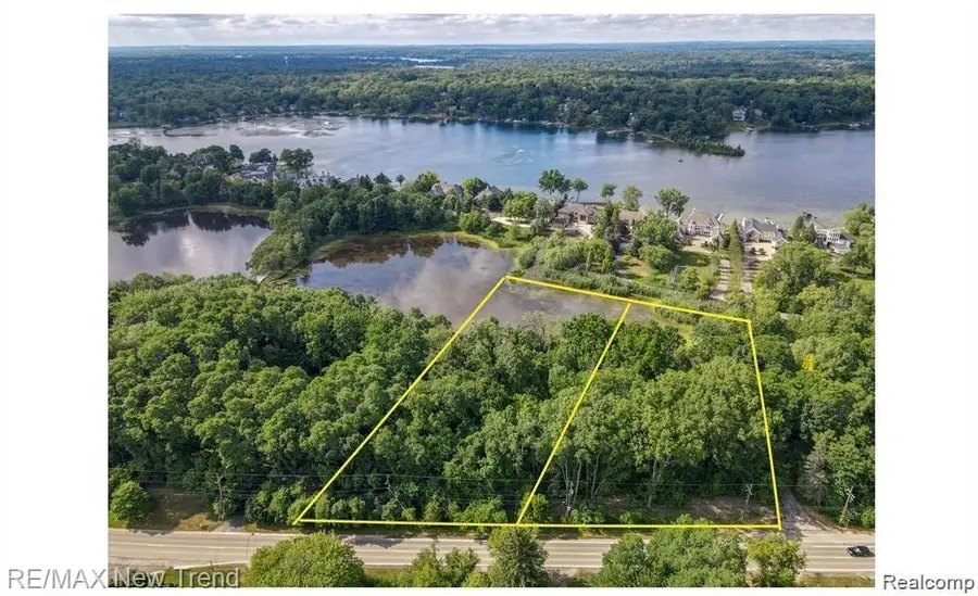 6100 Pontiac Trail, West Bloomfield, MI 48323 - #2