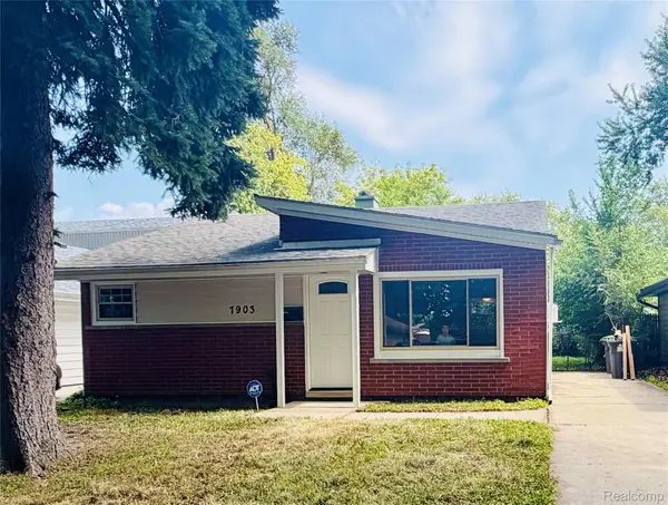 7903 Dudley Street, Taylor, MI 48180