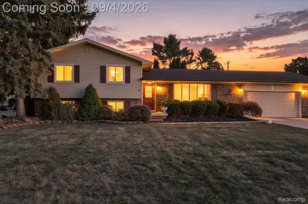 37582 Whitney Drive, Wayne, MI 48184