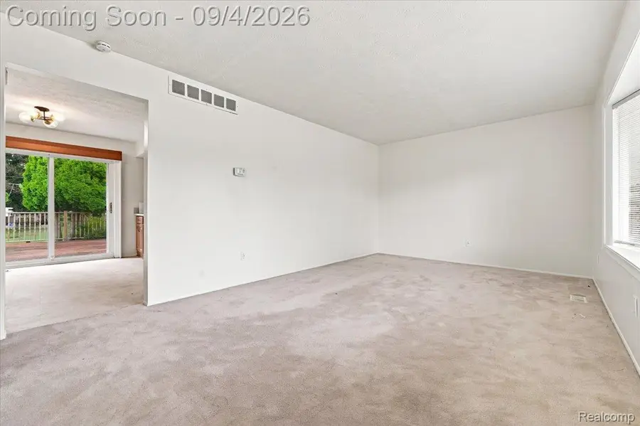 37582 Whitney Drive, Wayne, MI 48184 - #3