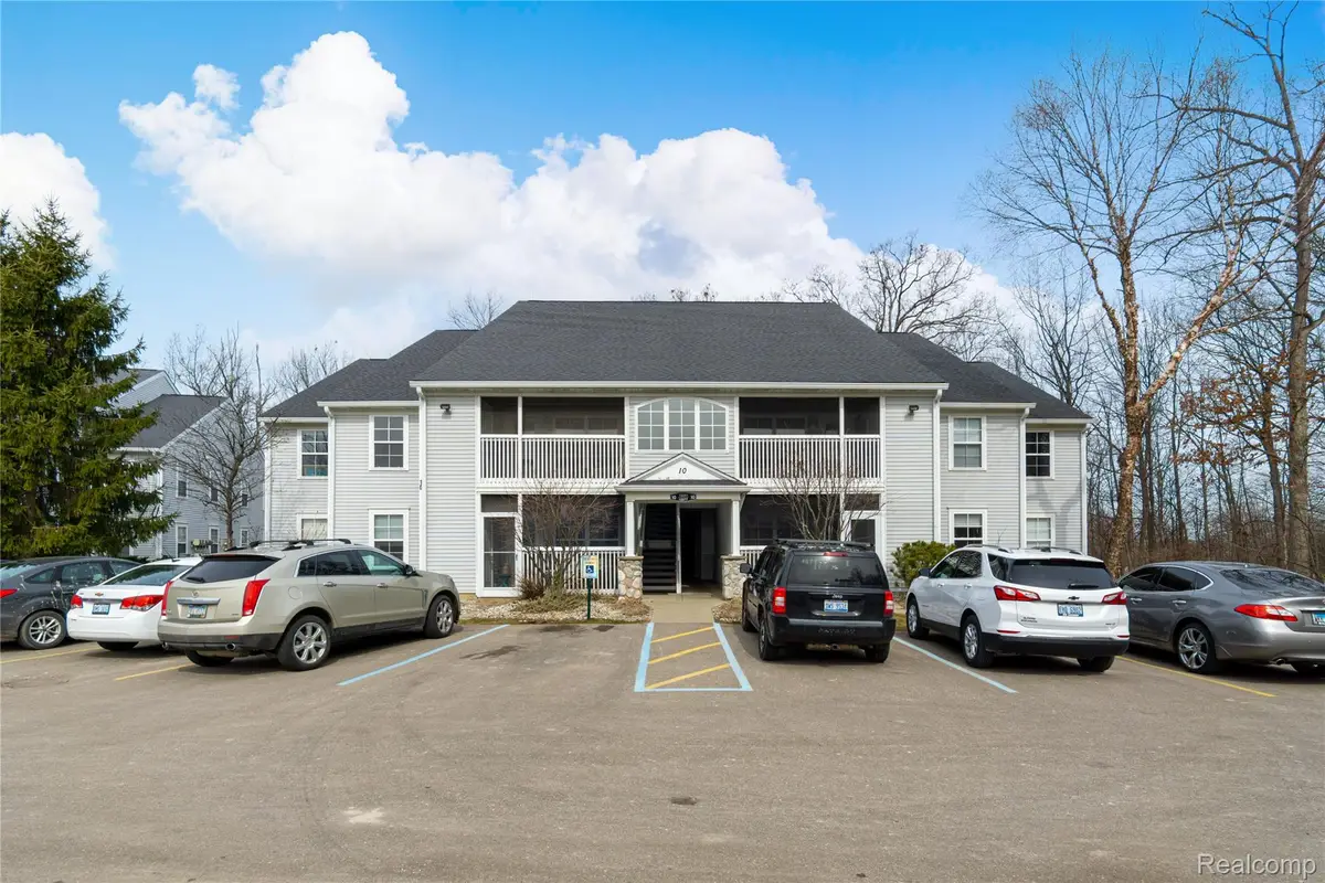 12271 Saint Andrews Way, Fenton, MI 48430 - #1