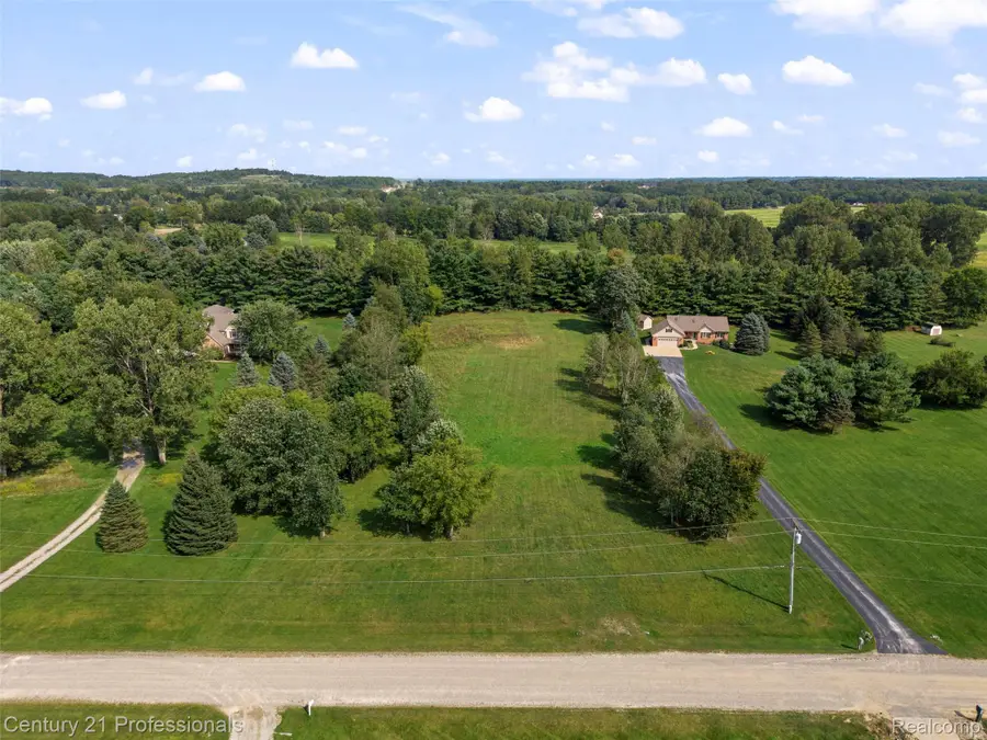 1920 Deer Run Lane, Leonard, MI 48367 - #3