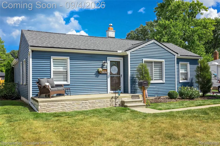 28036 Larchmont Street, Saint Clair Shores, MI 48081 - #2