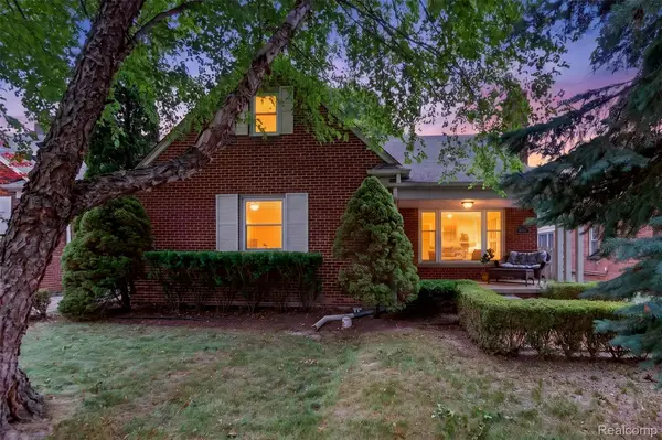 2925 Bembridge Road, RoyalOak, MI 48073