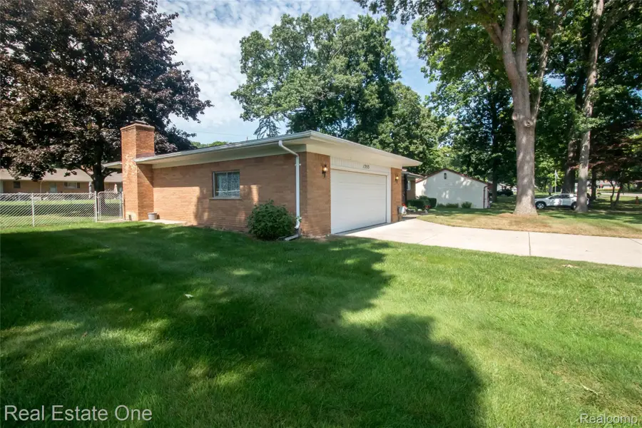 1353 Bielby Street, Waterford, MI 48328 - #3