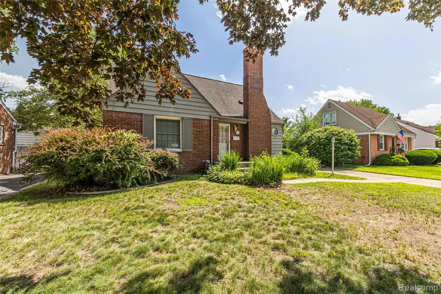 2204 Kalama Avenue, Royal Oak, MI 48067 - #2