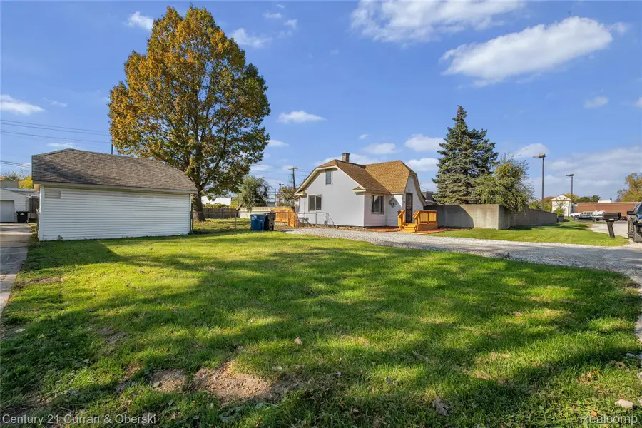 8701 Lanewood Street, Westland, MI 48185 - #3
