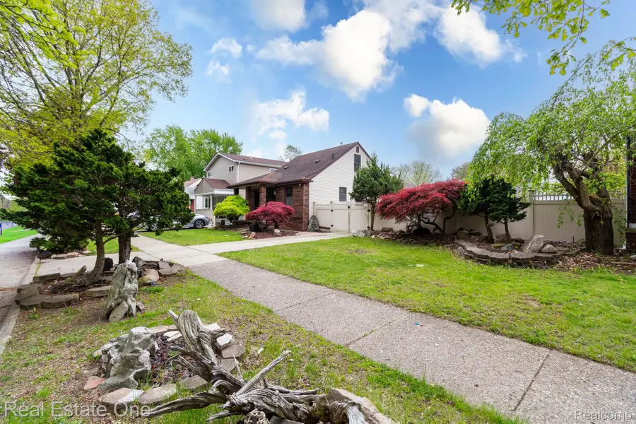 1977 Markese Avenue, Lincoln Park, MI 48146 - #3