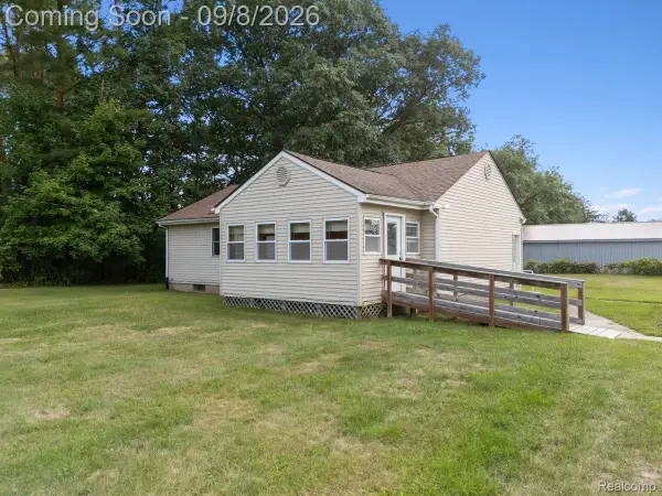 5210 Pinckney Road, Howell, MI 48843