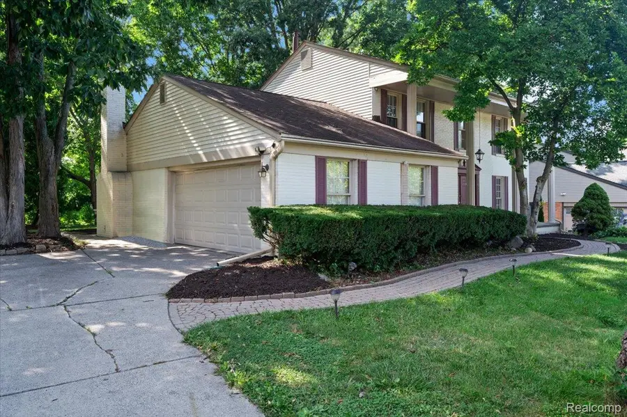2196 Willow Leaf Drive, Rochester Hills, MI 48309 - #3