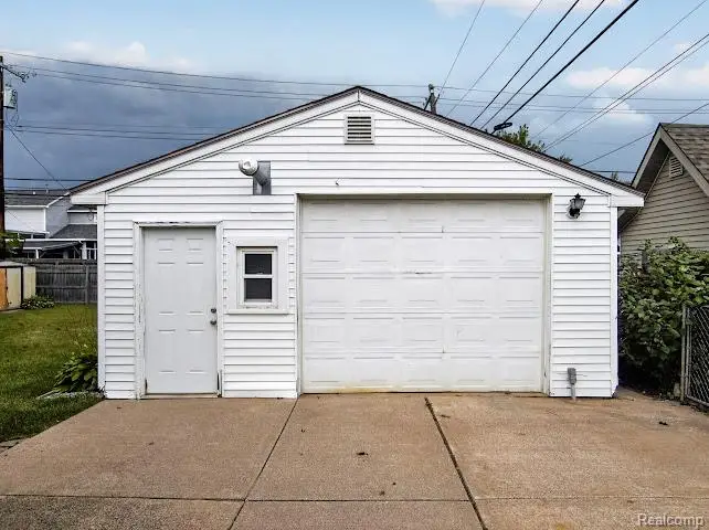 412 Dorothy Street, South Lyon, MI 48178 - #2