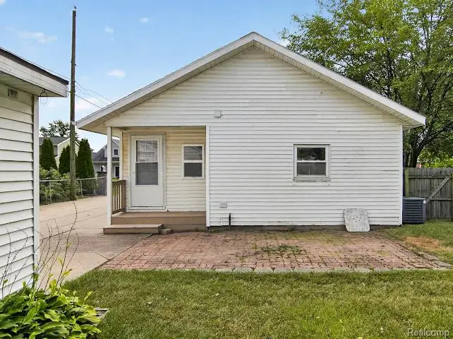 412 Dorothy Street, South Lyon, MI 48178 - #3