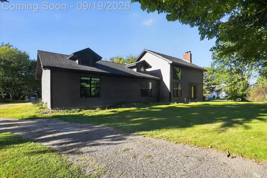 10215 W Mount Morris Road, Flushing, MI 48433 - #2