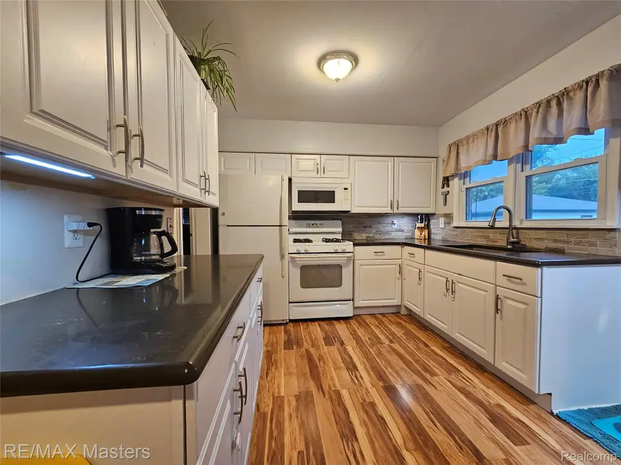 1566 Leslie Street, Westland, MI 48186 - #3