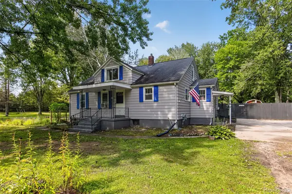 360 Plum Creek Road, Lapeer, MI 48446