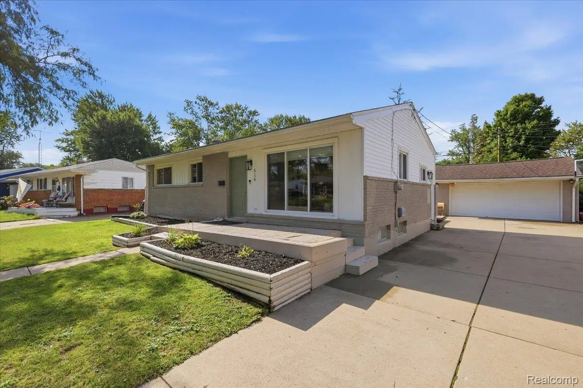 316 Tamarac Drive, Davison, MI 48423 - #1