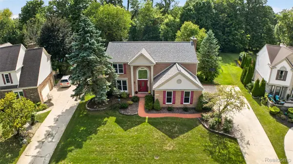 48323 Red Run Drive, Canton, MI 48187