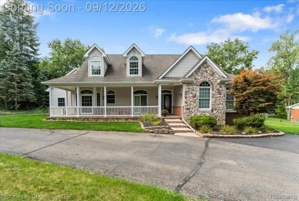 1143 Brewster Road, RochesterHills, MI 48306