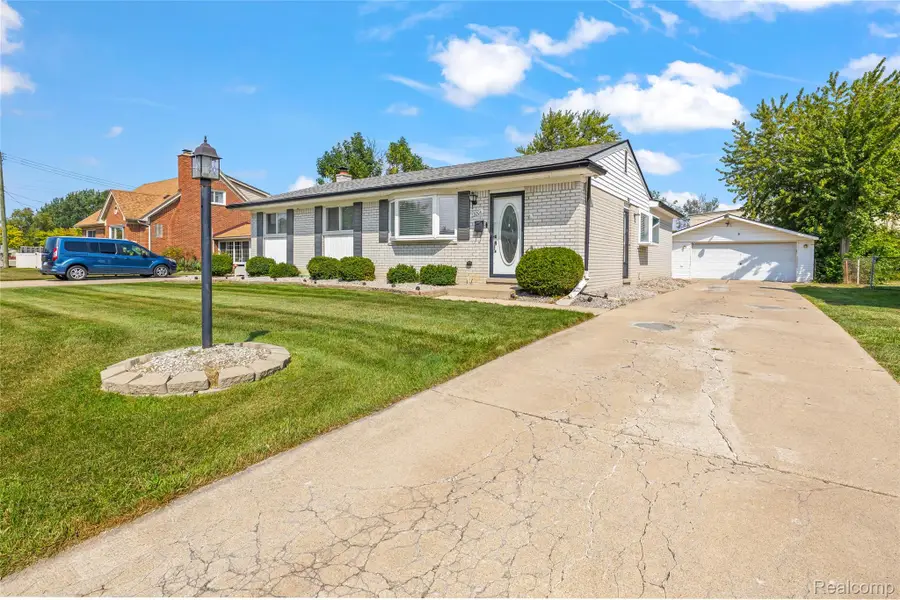 29204 Alvin Street, Garden City, MI 48135 - #2