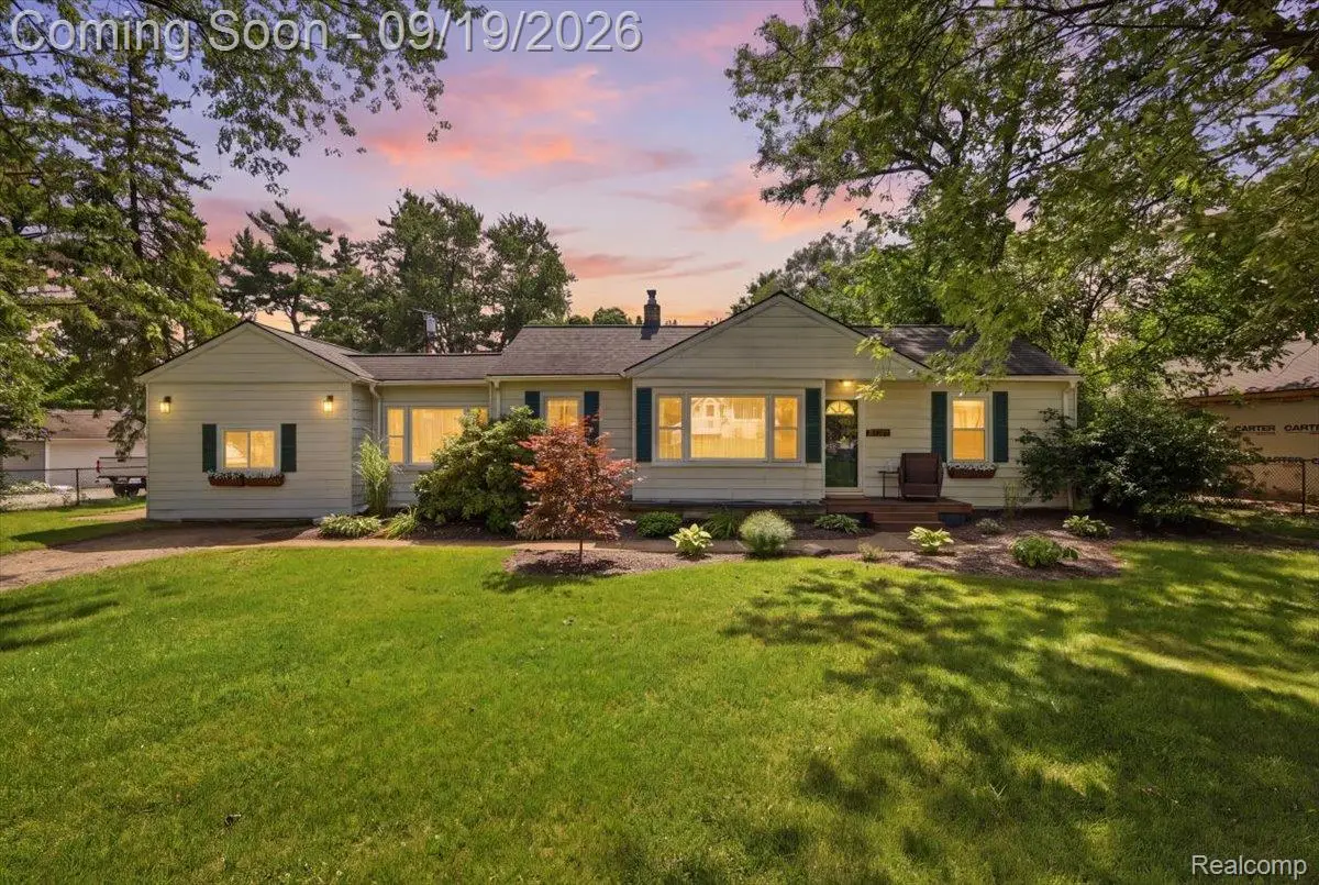 4401 Louella Drive, Waterford, MI 48329 - #1