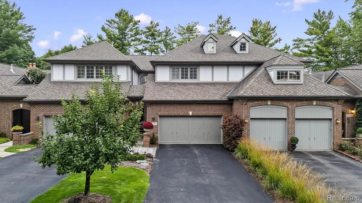 4082 Cranbrook Court, Bloomfield, MI 48301 - #1