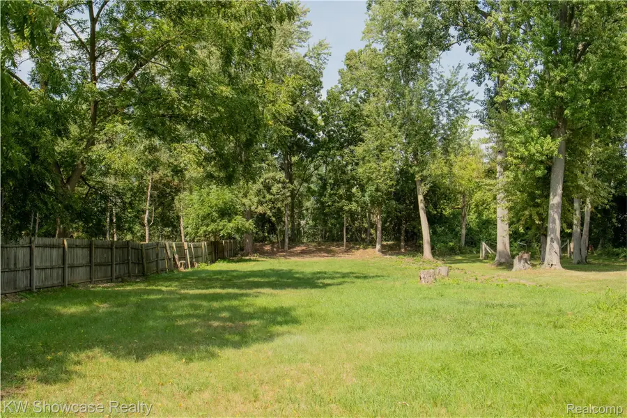 8234 Arlis Street N, Commerce Township, MI 48382 - #3