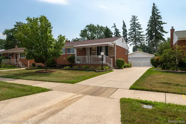 27923 Maplewood Street, GardenCity, MI 48135