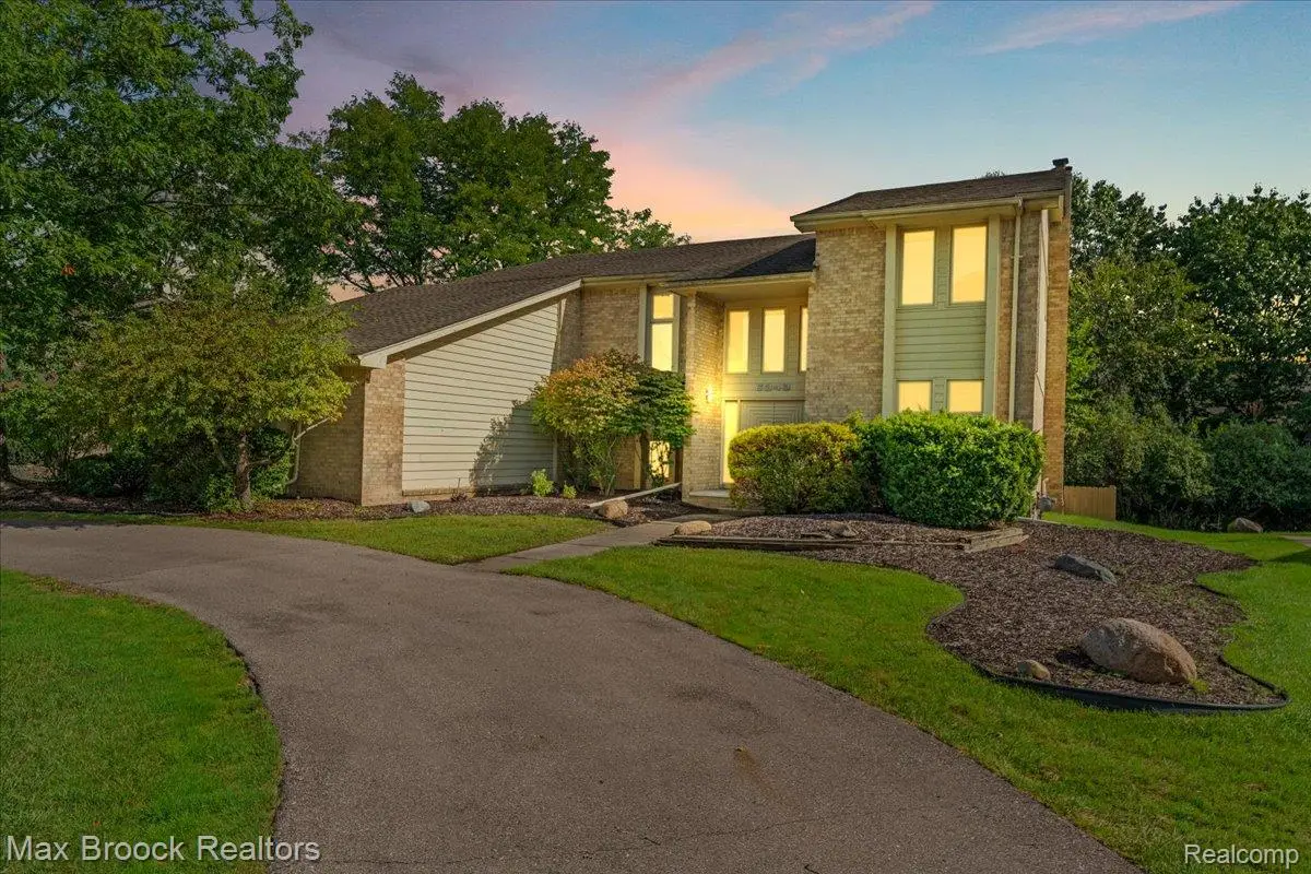 6343 Bauervic Boulevard, West Bloomfield, MI 48322 - #1