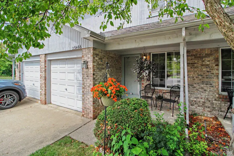 23466 Mahoney Court, Brownstown, MI 48183 - #3